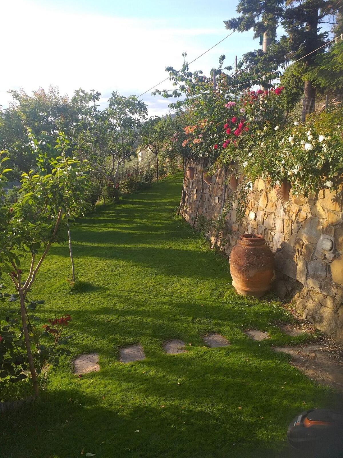 Bed and Breakfast La Sosta Di Fano Reggello Exterior foto